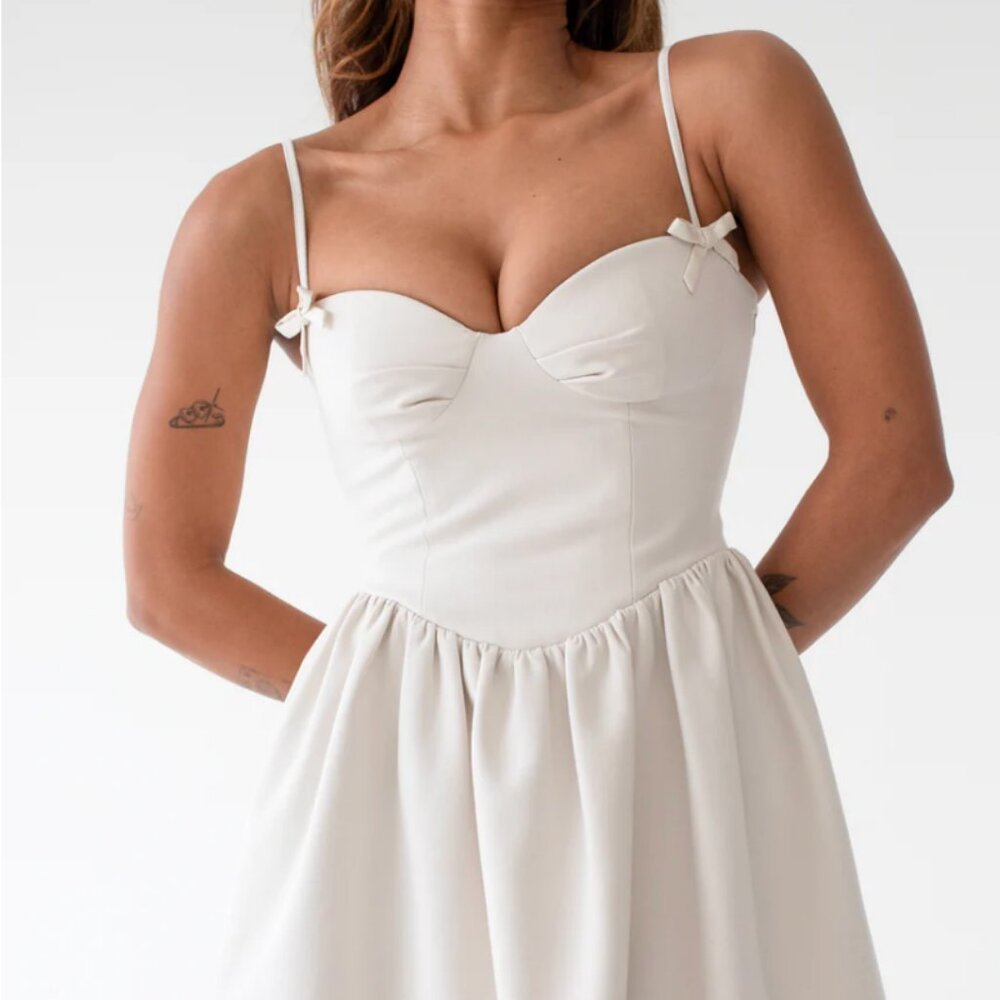 Rumored, Cream color mini dress in medium